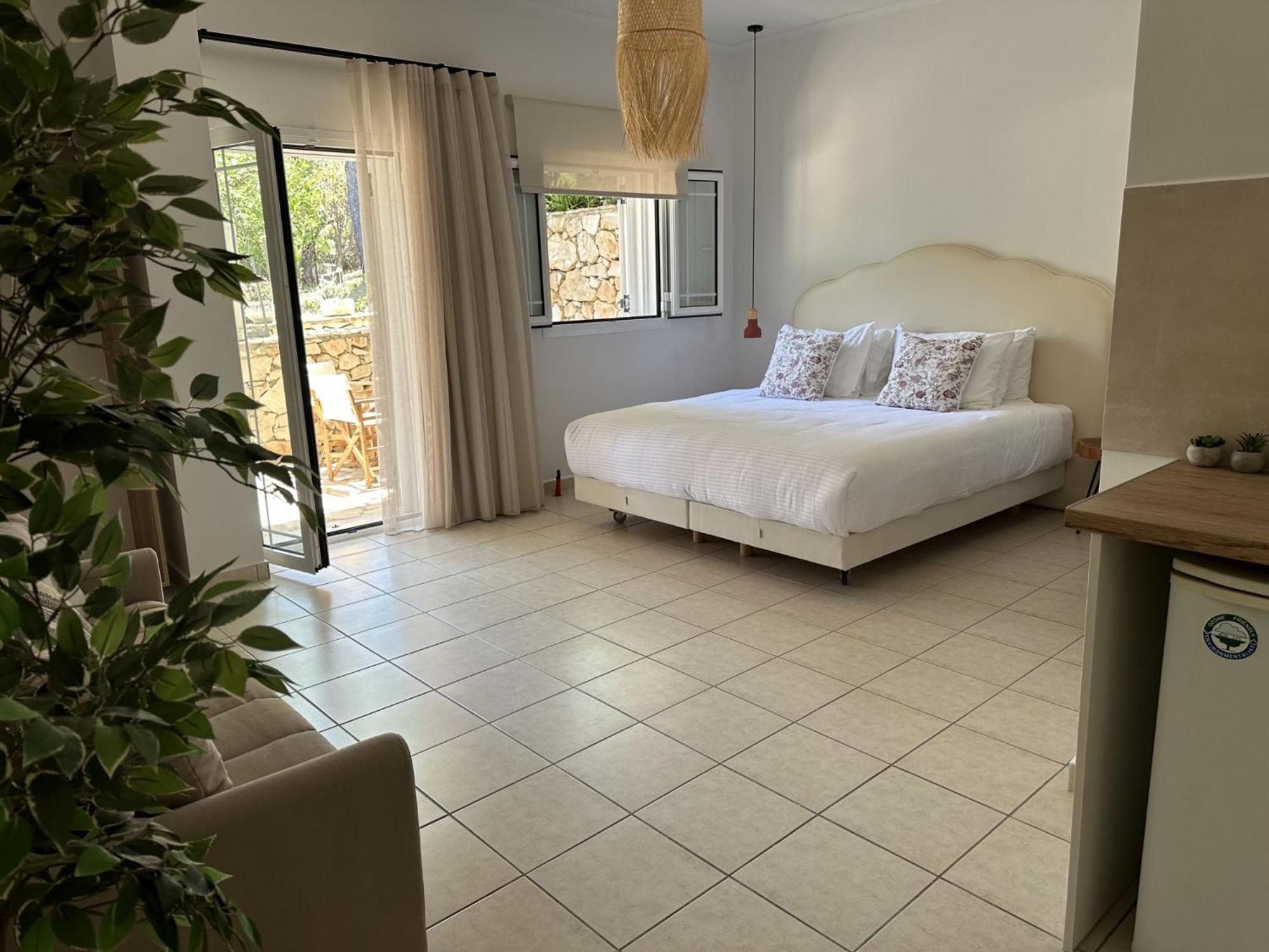Lithies Sea View Boutique Aparthotel 2*